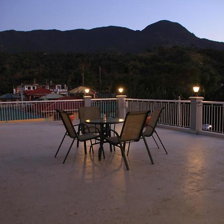 Victoria'S Bed & Breakfast Puerto Galera Bagian luar foto