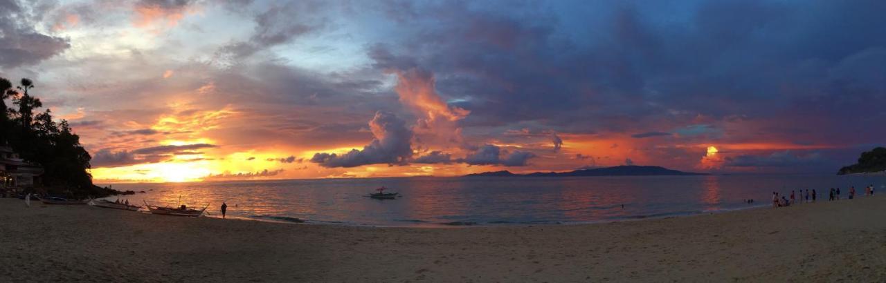 Victoria'S Bed & Breakfast Puerto Galera Bagian luar foto