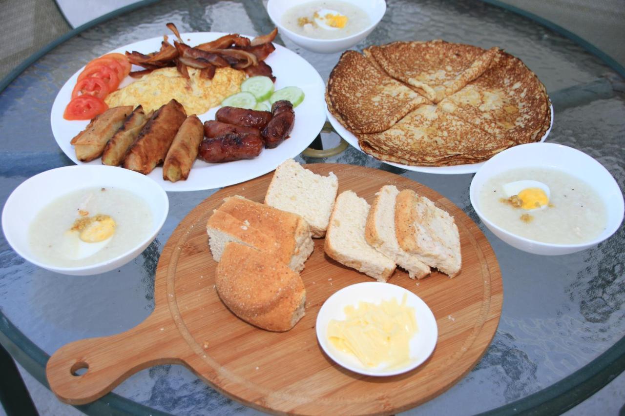 Victoria'S Bed & Breakfast Puerto Galera Bagian luar foto