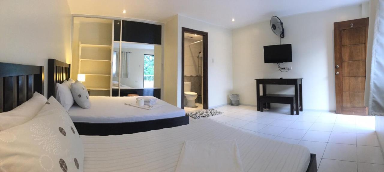 Victoria'S Bed & Breakfast Puerto Galera Bagian luar foto