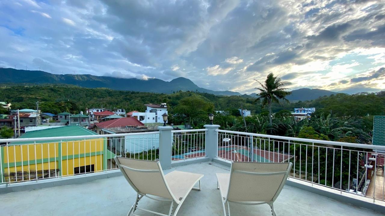 Victoria'S Bed & Breakfast Puerto Galera Bagian luar foto